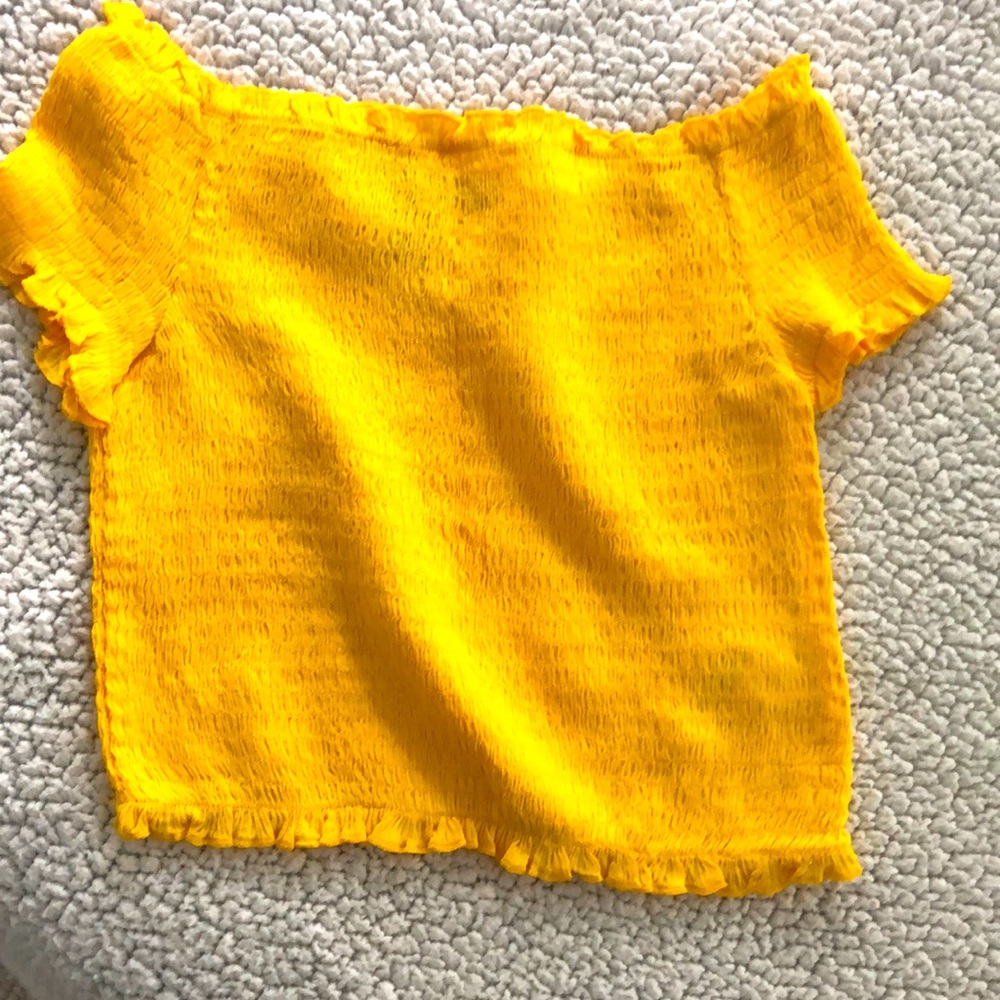 Stretch yellow top